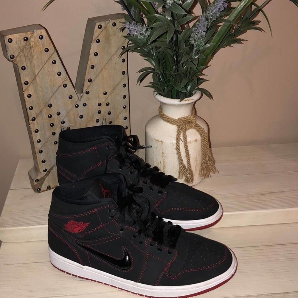 Nike Air Jordan Mens  Black Retro 1 Mid Come Fly With Me Sz 11.5 EUC - Picture 2 of 6